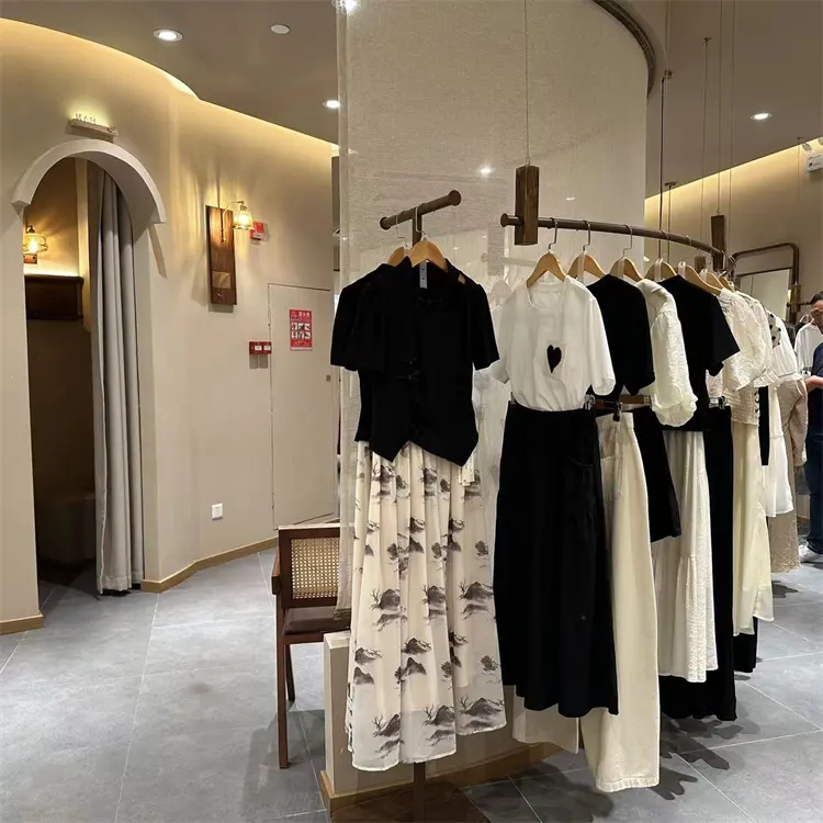 CIRI pabrik gaun butik wanita mewah rak pakaian toko Interior logam foto kain toko desain furnitur