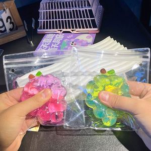 Jouet anti-stress en forme de raisin, fait main, à presser, à rebond lent, pour soulager le stress - Product Image 2