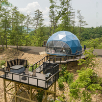 Tente dôme géodésique de glamping de luxe moderne - Toutes saisons, imperméable, résistante à la neige, triple couche, pour les stations balnéaires