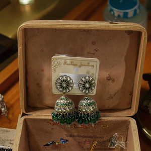 Jumka Bollywood Kundan traditionnel Jhumka indien plaqué or émail pendantes cloches gland boucles d'oreilles pour les femmes - Product Image 2