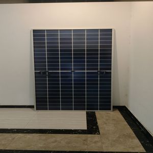 แผงโซลาร์เซลล์แบบ N-Type กระจกสองชั้น ครึ่งเซลล์ 645W ถึง 665W ประสิทธิภาพสูง ขายส่งจากโรงงาน โมดูล PV แบบโมโน PERC คุณภาพสูง - Product Image 1