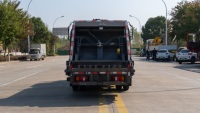 Camion compacteur de déchets Sinotruk Howo 4x2 5,8 m3 Diesel Manuel Euro 6, compression hydraulique, véhicule de collecte des ordures