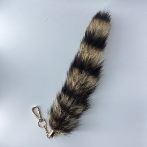 Venta al por mayor cola <span class=keywords><strong>de</strong></span> piel <span class=keywords><strong>de</strong></span> <span class=keywords><strong>mapache</strong></span> Real para vacaciones Cosplay boda fiesta visón piel real <span class=keywords><strong>mapache</strong></span> cola llavero - Product Image 6