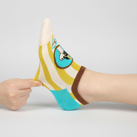 Chaussettes personnalisées pour jeunes femmes, en coton, respirantes, écologiques, tricotées numériquement, conception invisible, pour usage quotidien, fourniture ODM