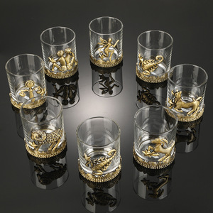 SNW logotipo personalizado artesanía doce estrellas signo Aleación de Metal Basado en hojas vaso de vidrio sin hojas vino sin tallo whisky vasos de chupito - Product Image 6