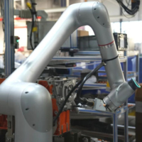Carro de soldadura personalizable profesionalmente. Robot colaborativo de 6 ejes completamente automático y nuevo