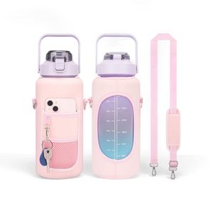 Bouteille d'eau isotherme de 2 L (64 oz) avec housse de rangement, sangle de transport et support pour téléphone portable – Produit très demandé – Demi-gallon - Product Image 2