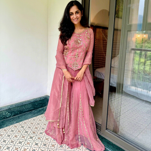 Sharara Salwar Kameez indien traditionnel en georgette, broderie lourde cousue, coupe ajustée, longueur genou, pour mariage et fête d'hiver - Product Image 1