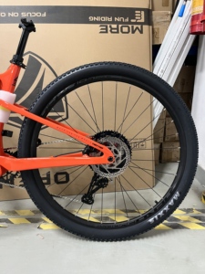 Bicicleta de Montaña de Fibra de Carbono de 12 Velocidades Directo de Fábrica Modelo Overlord de Doble Suspensión para Ciclismo Todoterreno - Product Image 4