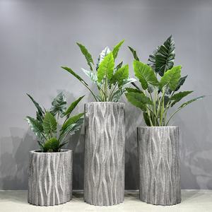 大型で耐久性のあるグラスファイバー製プランター、モダンでクラシックな有名デザイン、環境に優しい、屋内外で使用可能、家庭、ホテル、ショッピングモール向け - Product Image 2