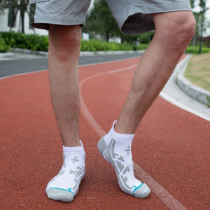 Chaussettes de course de prévention des cloques pour hommes Conception rembourrée sans couture Évacuation de l'humidité <span class=keywords><strong>Anti</strong></span> Friction Chaussettes de sport athlétiques - Product Image 3