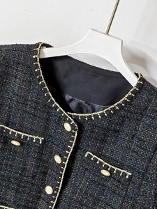 Giacca di <span class=keywords><strong>Tweed</strong></span> Bouclé corta da donna nera piccola per <span class=keywords><strong>abiti</strong></span> classici da ufficio - Product Image 3