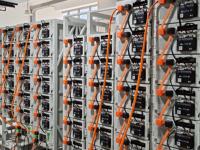 Conteneur de stockage d'énergie à refroidissement liquide de 2,5 MWh et 20 pieds, LiFePO4 BESS, 8000 cycles, pour le soutien du réseau et l'utilisation commerciale