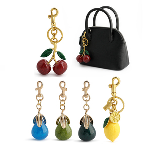 <span class=keywords><strong>Sac</strong></span> cerise breloque cadeaux porte-clés fruits pour femmes accessoires de mode de luxe mignon pendentif <span class=keywords><strong>sac</strong></span> à main décoration porte-clés fruits - Product Image 1