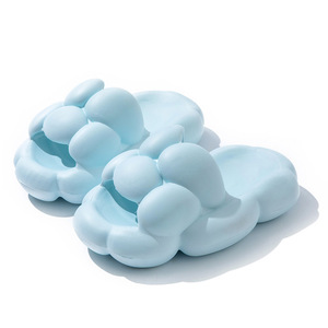 Pantuflas de plataforma gruesa para interiores y exteriores, antideslizantes, suaves y cómodas, tipo nube, para damas. - Product Image 3