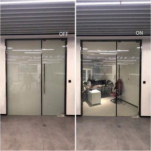 Película Inteligente Autoadhesiva <span class=keywords><strong>para</strong></span> Privacidad Instantánea en <span class=keywords><strong>Ventanas</strong></span>, Puertas y Paredes de Vidrio Instalación Fácil, Protección UV y Estilo Elegante - Product Image 4