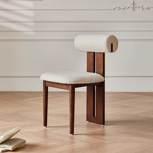 Juego de 4 Sillas de Comedor Modernas de Madera Maciza al por Mayor con Diseño Francés/Nórdico para Comedores de Hotel - Product Image 3