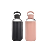 Bouteille d'eau portable en verre borosilicate de 580 ml, design moderne fait main, marque PSC, pour boire directement, voyage, sport, avec silicone