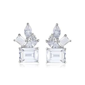 ต่างหูแบบติดหูชุบทองอัลลอยด์สำหรับผู้หญิง ประดับด้วยทองแดงฝังพลอยทรงสี่เหลี่ยมเจียระไนแบบซิร์คอน สไตล์ยุโรปอเมริกัน แฟชั่นทันสมัย - Product Image 1