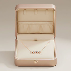 Collier superposable en or massif 18 carats avec pendentif diamant naturel, design géométrique exclusif, pour femme, usage quotidien. - Product Image 4