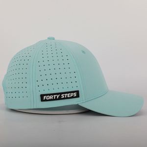 Gorra de Béisbol Deportiva Personalizada de PVC con Logotipo Cortado con Láser, Perforada, de Secado Rápido, Transpirable y Resistente al Agua - Product Image 4