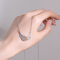 Resoul Anlauffreie Schleifenknoten-Halskette Glitzernde Kristall-Choker Schöne Minimalistische Stahlketten für Frauen