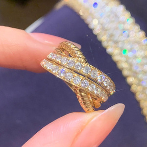 Bague croisée minimaliste pour femme, bijou de doigt tendance, à porter au quotidien - Product Image 1