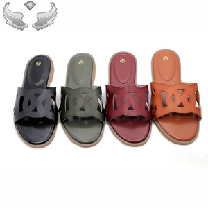 Sandales d'été tendance pour femmes, plates, décontractées, durables, perforées, respirantes, confortables et résistantes, pantoufles pour femmes - Product Image 1