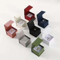 Boîte à bijoux magnétique écologique en carton pour collier, bague, boucles d'oreilles, bracelet, emballage cadeau en papier magnétique