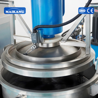 Industriële hydraulische pers voor zwaar gebruik, koude pers sapcentrifuge voor de verwerking van wilde bessen, aronia, granaatappels en fruit in een fabriek.