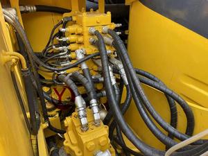 Excavatrice hydraulique d'occasion PC130 de 13 tonnes, modèle 2023, importée du Japon, certifiée EPA CE, avec moteur, boîte de vitesses, pompe et roulements, à vendre - Product Image 6