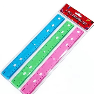 Juego de 3 Reglas Rectas de Plástico de 30 cm, Coloridas, Económicas, de Colores Surtidos - Product Image 1