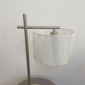 Lampe de chevet personnalisée pour hôtel, chambre king-size Wyndham, lampe de chevet simple pour chambre d'hôtes, corps en fer nickel brossé avec USB et prise - Product Image 5