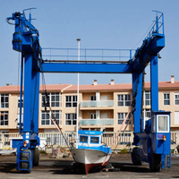 Lève-bateau hydraulique marin pour manutention de yachts et grues de chantier naval