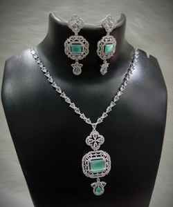 Ensemble de colliers de diamants américains pour la fête Style indien pour la fête de mariage pour les fiançailles en laiton - Product Image 3