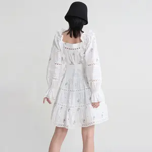 Twotwinstyle Bán buôn phụ nữ Dresses Hollow Out Dresses phụ nữ vuông cổ áo phồng tay áo cao eo spliced Trắng Mini Dress