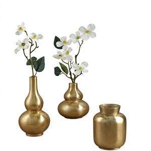 Jarrones de Metal para Decoración de Mesa, Diseños Personalizables y Duraderos, Macetas con Acabado Dorado, Jarrón de Mesa Estilo Vintage para el Hogar - Product Image 1