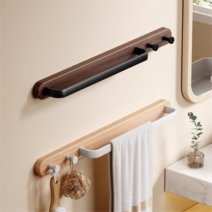 Toallero de estilo crema, sin perforaciones, para baño, de madera maciza, con barra colgante individual para almacenamiento de toallas. - Product Image 2