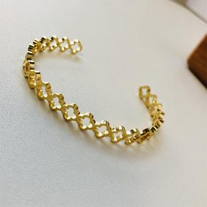 QISEN Tarnish Free 18K PVD Gold Plated Four Leaf Clover <strong>Bangle</strong> <strong>Bracelet</strong> for Women Waterproof Designer Jewelry - Product Image 3