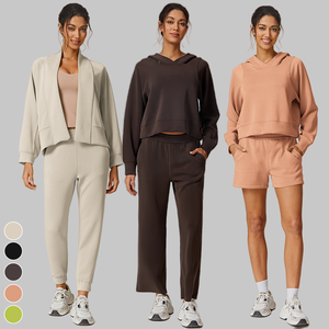 Conjunto Deportivo de 5 Piezas para Mujer con Logotipo Personalizado: Chaqueta Deportiva, Sudadera con Capucha, Pantalones Rectos, Pantalones con Cordón en el Tobillo y Pantalones Cortos - Product Image 1