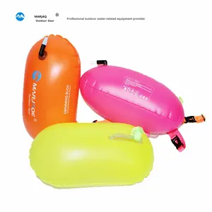 Bouée <span class=keywords><strong>de</strong></span> natation <span class=keywords><strong>en</strong></span> PVC pour nageurs <span class=keywords><strong>en</strong></span> eaux libres et triathlètes - Bouée <span class=keywords><strong>de</strong></span> sécurité avec gonflage facile, brillante et visible - Product Image 4