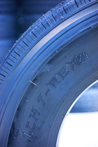 Neumáticos para Camión LCH T-REX Nuevos 275/80R22.5 295/60R22.5, Neumáticos Radiales de Acero TBR para Camiones Pesados y Autobuses, Neumáticos Neumáticos para Camiones Comerciales - Product Image 4