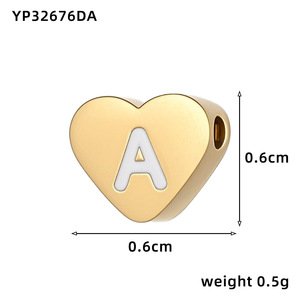 Cuentas de Corazón Esmaltadas de Colores con Iniciales |   Cuentas de Letras del Alfabeto de Acero Inoxidable Chapadas en Oro PVD de 18K para la Fabricación de Joyas - Product Image 5