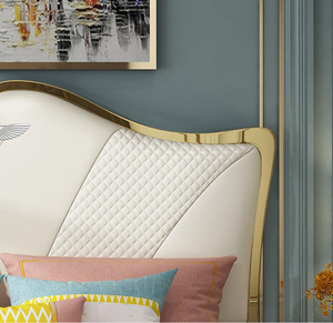 <span class=keywords><strong>Letto</strong></span> di Lusso a Forma di <span class=keywords><strong>Cuore</strong></span> in Pelle per Camera da <span class=keywords><strong>Letto</strong></span>, Rivestimento in Pelle Trapuntata a Rombi con Cornice Dorata ed Estetica Elegante e Opulenta - Product Image 4