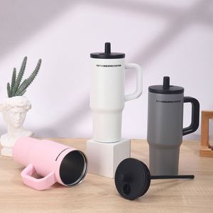 Gobelet de voyage isotherme 720 ml (24 oz) avec poignée, couvercle, paille et base antidérapante pour boissons chaudes et froides - Product Image 1
