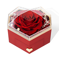 Kotak perhiasan hati bunga abadi merah yang diawetkan bunga mawar asli untuk hadiah Hari Ibu Hari Valentine