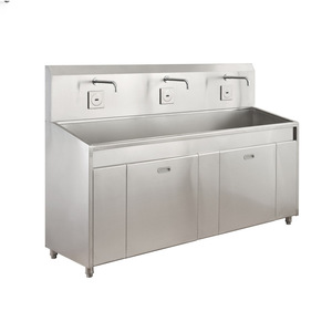 Évier de lavage des mains en acier inoxydable suisse 199x63x140mm à trois robinets, à commande au pied, pour usage hospitalier - Product Image 1