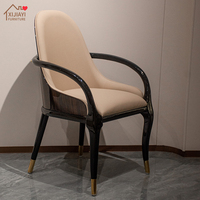Chaises de salle à manger en cuir véritable de luxe italien moderne avec dossier, lot de 6, pieds en bois massif, accents métalliques pour villa, maison, hôtel