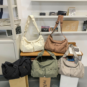Borsa Tote Multifunzionale Estiva da Viaggio per Donne, Lussuosa e alla Moda in Tela con Chiusura a Cerniera, Capacità 15L e Tasca - Product Image 2