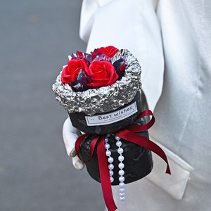 Flores de Jabón Artificiales de Papel de Aluminio en Forma de <span class=keywords><strong>Rosa</strong></span>, Ramo de Alta Gama Atado a Mano, Centro de Mesa para Bodas y Cumpleaños, Directo de Fábrica <span class=keywords><strong>China</strong></span> - Product Image 4